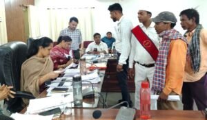 जनदर्शन में उमड़ा जनसैलाब कलेक्टर ने सुनीं 45 गंभीर शिकायतें, त्वरित निराकरण के दिए सख्त निर्देश