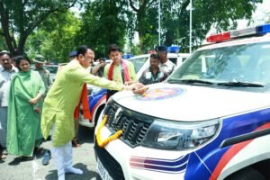 MCB को मिली हाईटेक सुरक्षा कवच: ‘डायल 112’ के 8 नए वाहन हुए रवाना, अब आपात स्थिति में फौरन पहुंचेगी राहत